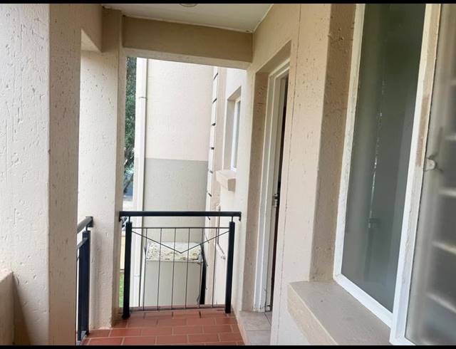 2 BEDROOM APARTMENT FOR SALE IN KLIPPOORTJIE